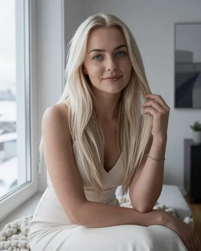 Kristín, 32, from Akureyri, Iceland