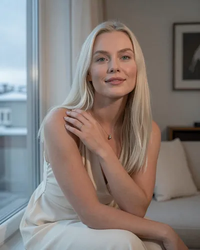 Elín, 30, from Hafnarfjörður, Iceland